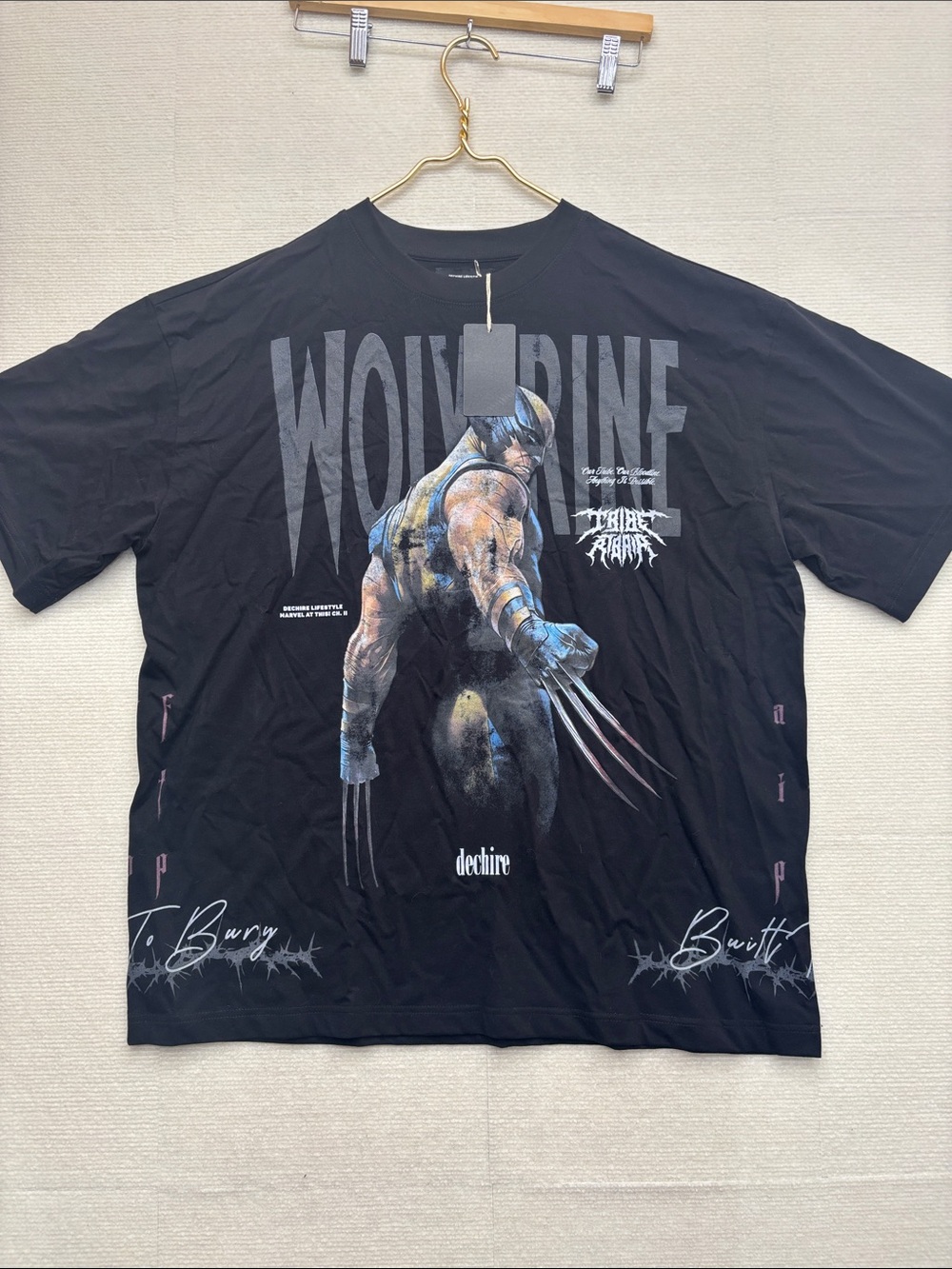 Dechire lifestyle “Tribe”Wolverine Graphic Short Sleeve Tee